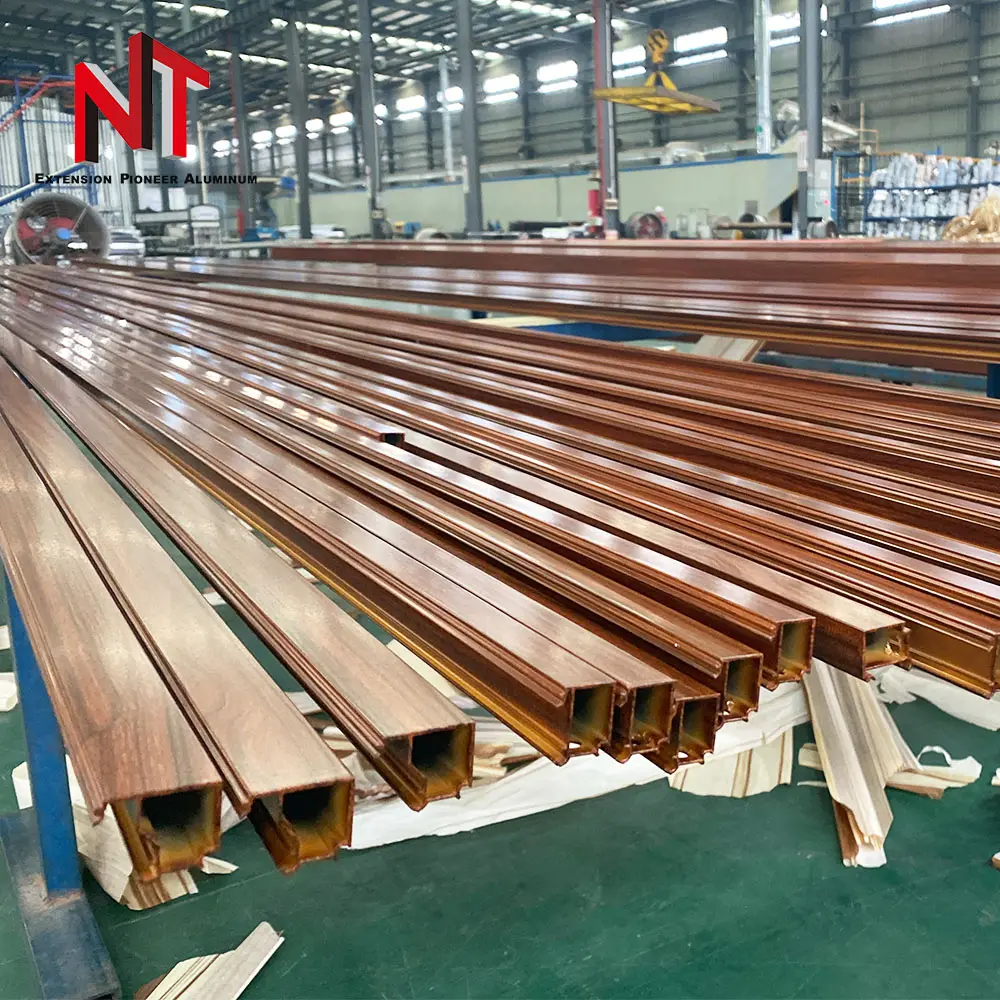NT China berühmte Fabrik Hochwertige Holz farbe Aluminium Profil Extrusion Flügel Fenster Rahmen Asien Markt