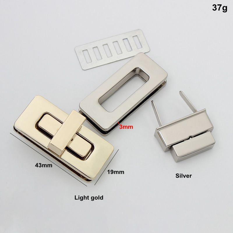 Style 7 : 43 x 19 mm, or clair