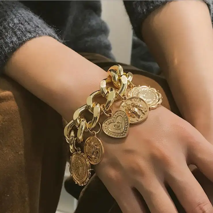 Boho Dell'annata Intagliato Della Moneta Del Cuore di Amore Braccialetti d'oro Braccialetti di Fascino Curb Cubano Più Dei Pendenti Dei Braccialetti per Le Donne Degli Uomini Dei Monili