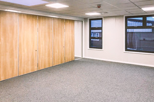 Sistema de puerta corredera de partición móvil, divisor de espacio automático o semiautomático - Product Image 5