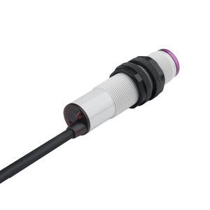 อุปกรณ์เสริมสำหรับเซนเซอร์ออพติคอลแบบ M18ที่มีการสะท้อนแบบกระจายและความสัมพันธ์ของการสะท้อนเฉพาะสำหรับพื้นผิวที่สะท้อนแสง