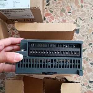 シーメンスSIMATIC S7-200 CN、CPU 224XPホストモジュールDC/DC、14入力/10出力、統合2AI/1AO 6ES7214-2AD23-0XB8/0XB0 - Product Image 3