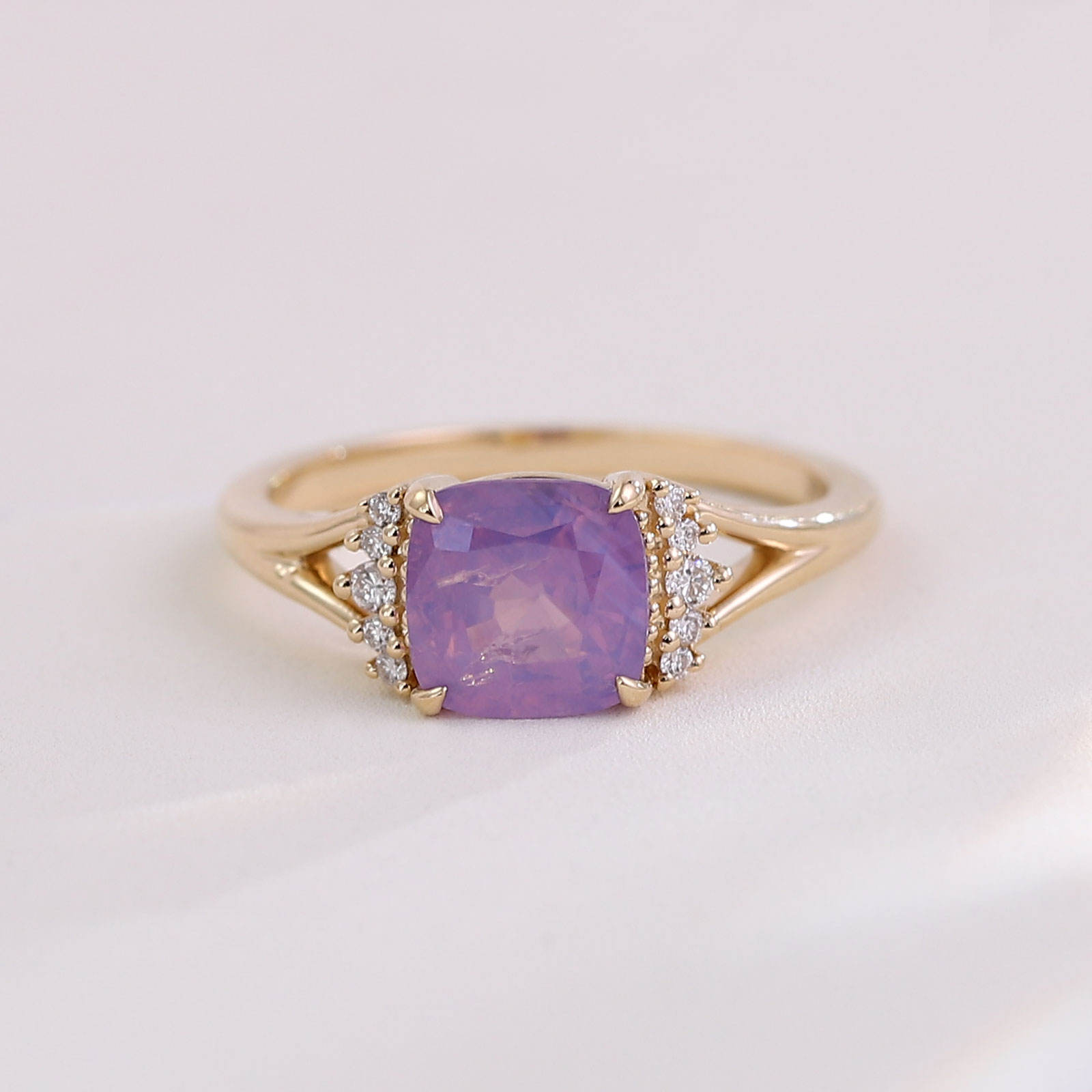 แหวนหินอัญมณีสังเคราะห์ทองคำ 9K