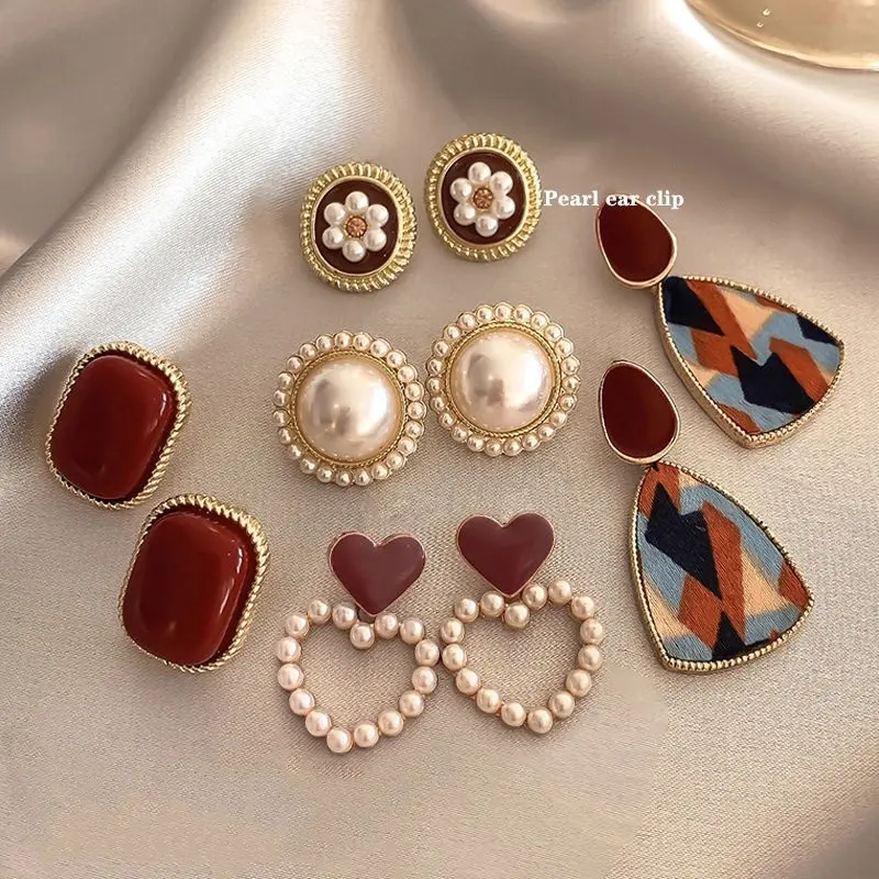 2024 nuovo Retro S925 orecchini pendenti con perla in argento per le donne di alta qualità in lega a goccia olio gioielli pregiati orecchini all'ingrosso