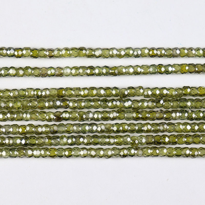 เซอร์โคเนียสีเขียว