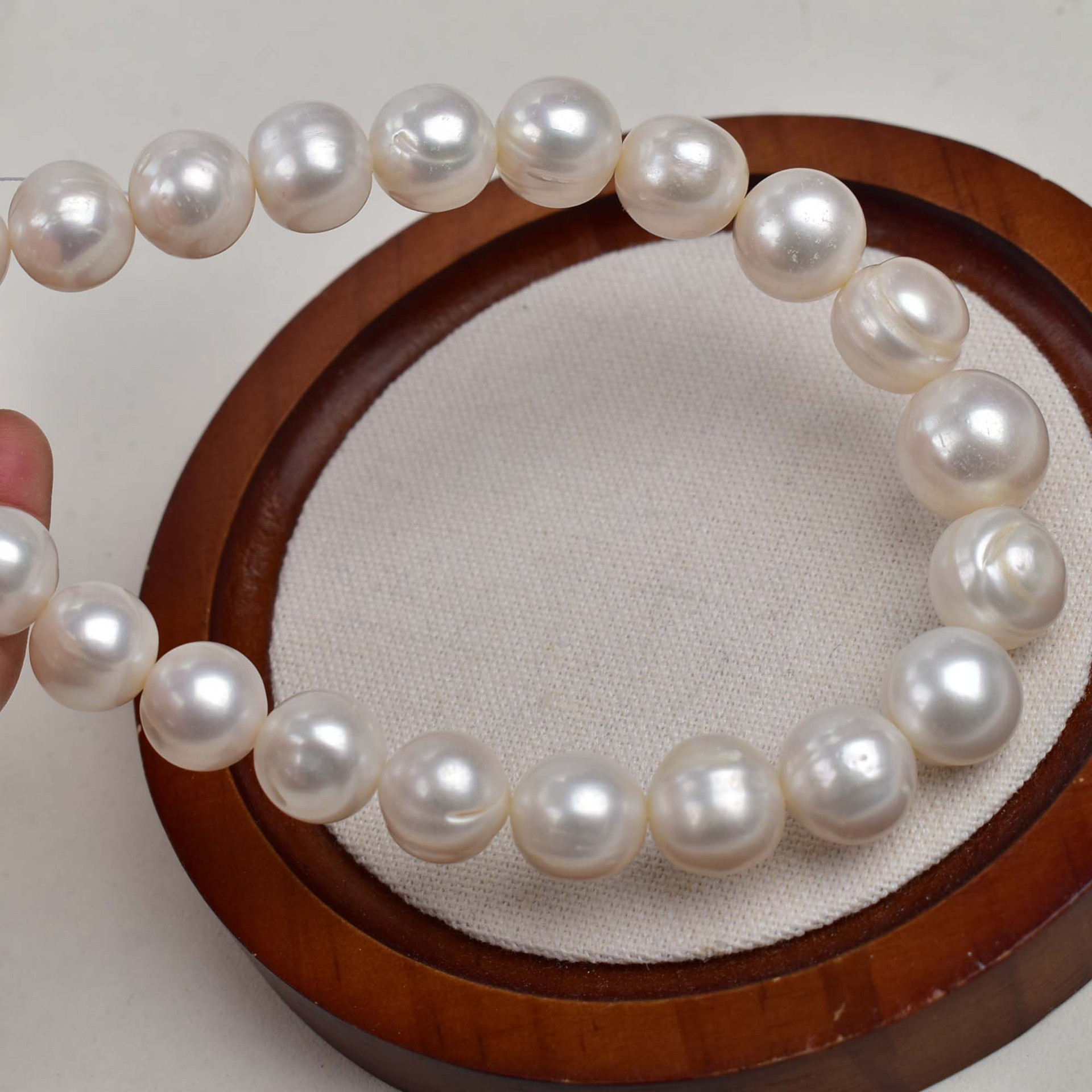 Natural thread pearl