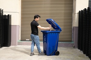 Lixo plástico exterior Bin rodas Lixo Recipiente retangular Lixo Latas Com Rodas Pedal
