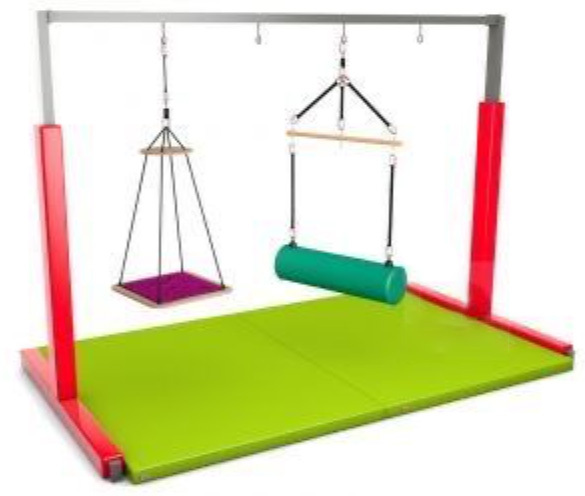 Completo fitness per bambini con altalena, con morbido tappetino da ginnastica.
