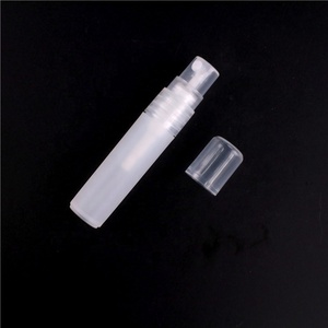 Logotipo personalizado PP Spray Perfume Atomizadores Multi-Size Colorido Bomba Pulverizadores para Cosméticos - Product Image 1