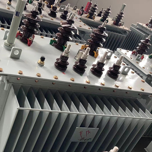 Transformador sumergido en aceite de 1800 KVA con entrada y salida múltiple trifásica Frecuencia de KVA y 60Hz - Product Image 3