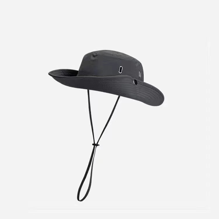 Quatre trous, gris foncé.