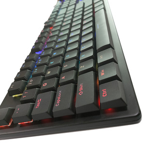 Teclado mecánico para juegos con cable de luz RGB de 104 teclas para jugadores de ordenador de escritorio Teclado mecánico para juegos de 104 teclas