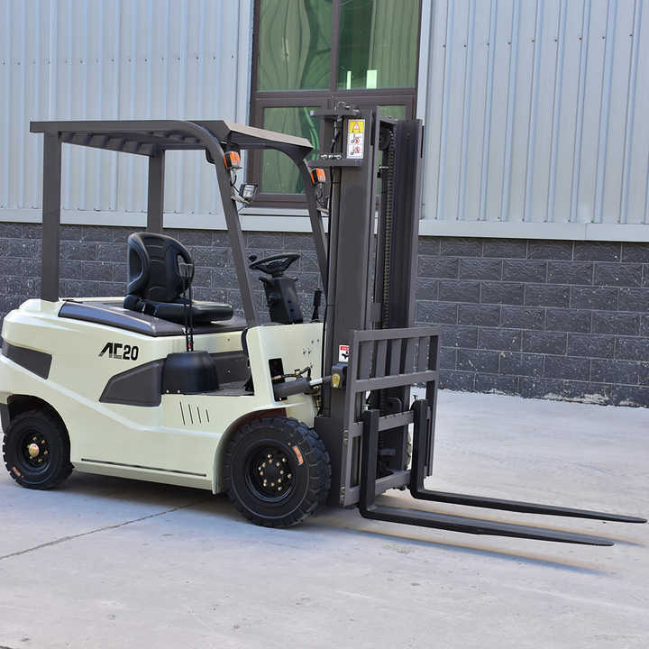 Advanced Smart Technology Forklift with Multi Industry Adaptability and High Capacity Battery for Extended Runtime