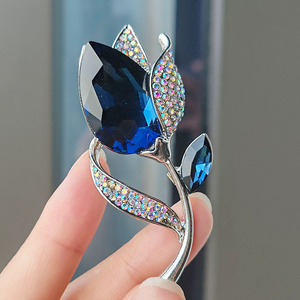Light Luxury Personality Crystal <strong>Brooch</strong> Blue Red Flower <strong>Brooches</strong> Elegant and Minimalist Clothing Pin Delicate Jewelry Women Men - Product Image 4