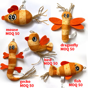2025 nuevo diseño tienda de mascotas gran oferta personalizada mejor precio Natural gato juguete hierba gatera para venta al por mayor Natural gato juguete con pez hierba gatera - Product Image 1