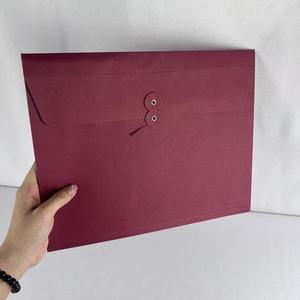 Benutzer definierte quadratische kleine Premium Goldfolie Einladung umschlag recycelt Wein rot Kraft papier Knopf Schnur biologisch abbaubar wasserdicht - Product Image 1