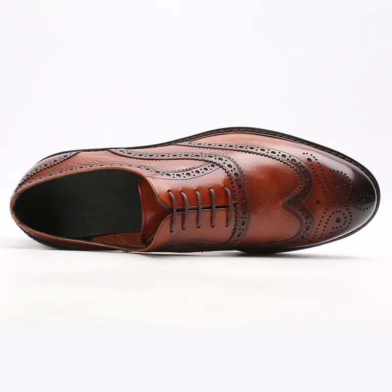 Venta al por mayor estilo brogue Zapatos de vestir de los hombres zapatos de moda italiana de cuero de la boda zapatos de oficina