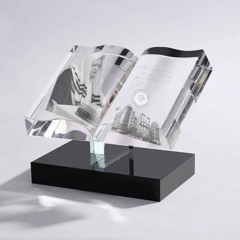 Hot Selling OEM Wholesale Customized 3D Engraving K9 Crystal Book Paperweight Religious Dubai Awards Folk Art Souvenir