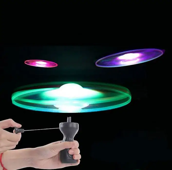 Soucoupe volante rotative à Led en plastique, jouet d'extérieur à disque volant à Led, 2023