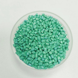 TPU in plastica per animali domestici <span class=keywords><strong>Masterbatch</strong></span> nero/bianco funzionale per il grado di pellicola di stampaggio per prodotti in plastica