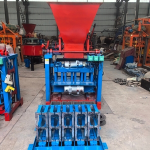 Máquina automática de bloques de hormigón a precio de fábrica de China con tolva para bloques de cemento de pavimentación entrelazada - Product Image 4