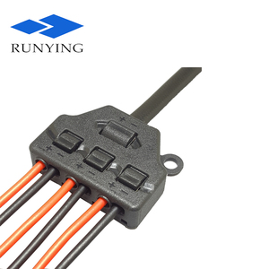 Factory Wholesale LED Special Drive Rear DC Power Parallel <strong>Splitter</strong> <strong>1</strong> <strong>Input</strong> <strong>3</strong> <strong>Output</strong> Plug in <strong>Splitter</strong> Connector - Product Image 3