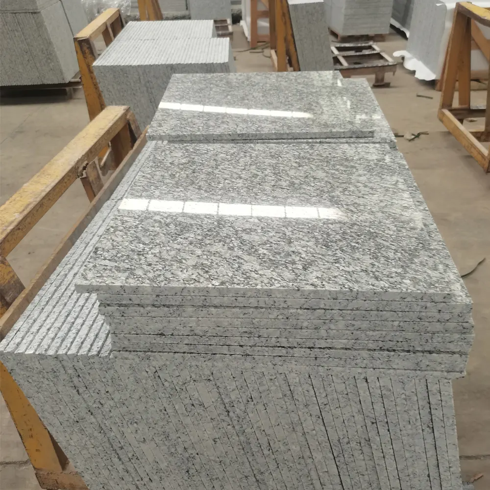 Nouveaux carreaux de sol en granit gris veines blanches personnalisés 60x60 60x120 pour revêtement de sol