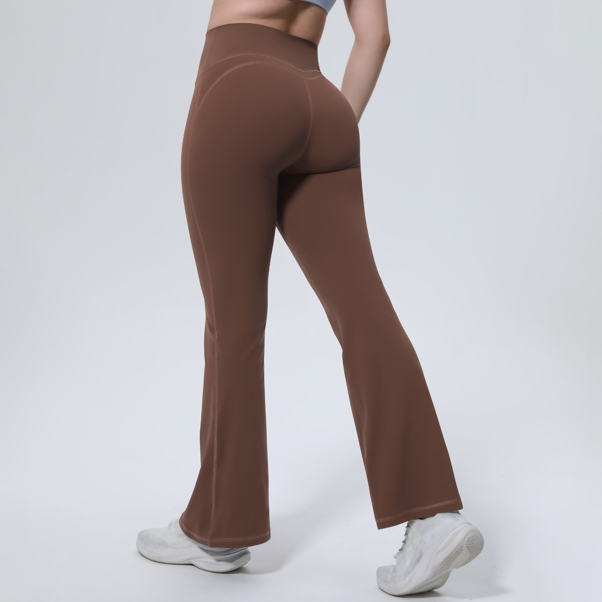 pantaloni castano