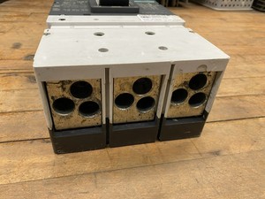 Neue und originale SPS NMX3B700 Leistungs schalter 700A 3 P 600V Typ NMG Weiß 3-polige 700 SPS-Programmier steuerung - Product Image 6