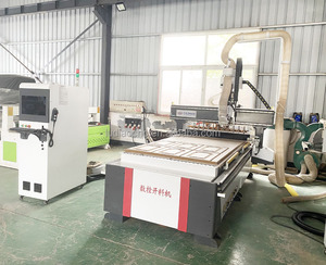 China Sistema de corte CNC 1325 Controlador DSP 3 ejes Rich Auto CNC Router Machine para grabado en madera Atc CNC Wood Router - Product Image 4