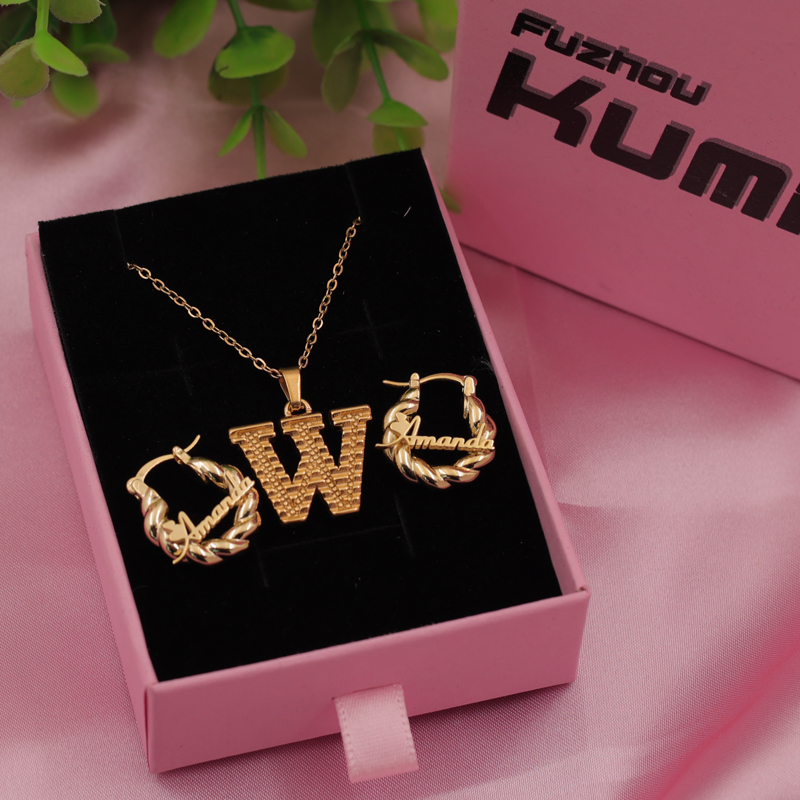 Collier lettre + cerceau