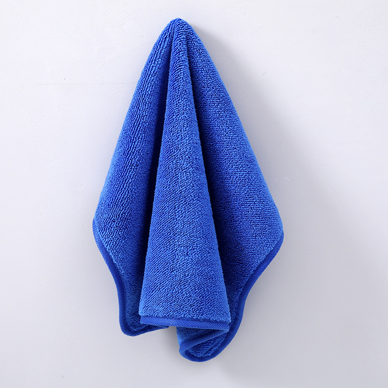 Style tressé bleu épais