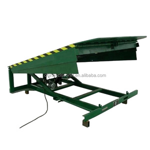 Nivelador de muelle hidráulico de carga pesada para carretilla elevadora para logística de descarga de larga duración en puerto - Product Image 1