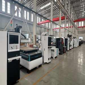 2025 Ventas directas de fábrica 1325 Enrutador CNC ATC lineal con 12 piezas Herramientas automáticas Equipo CNC Enrutador aplicable a granjas - Product Image 5