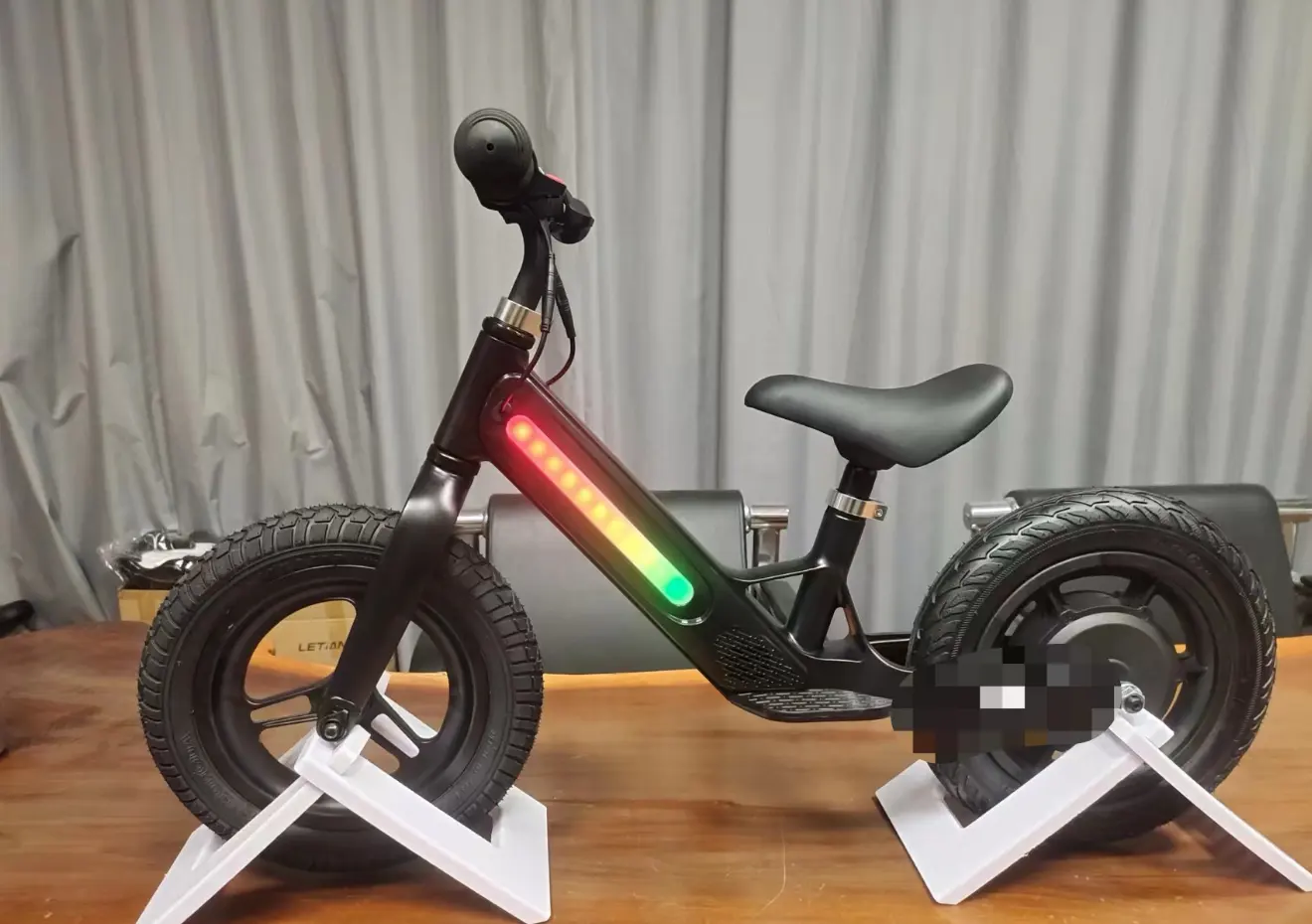 미국 창고 리튬 배터리 전원 저렴한 푸시 자전거 판매 12 인치 전기 자전거 장난감 어린이 균형 먼지 자전거 어린이를위한