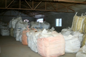 Articles en vrac écologiques Lots en gros cristal naturel brut pierre volcanique noire brute <span class=keywords><strong>roche</strong></span> de lave brute pour la décoration de jardin - Product Image 4