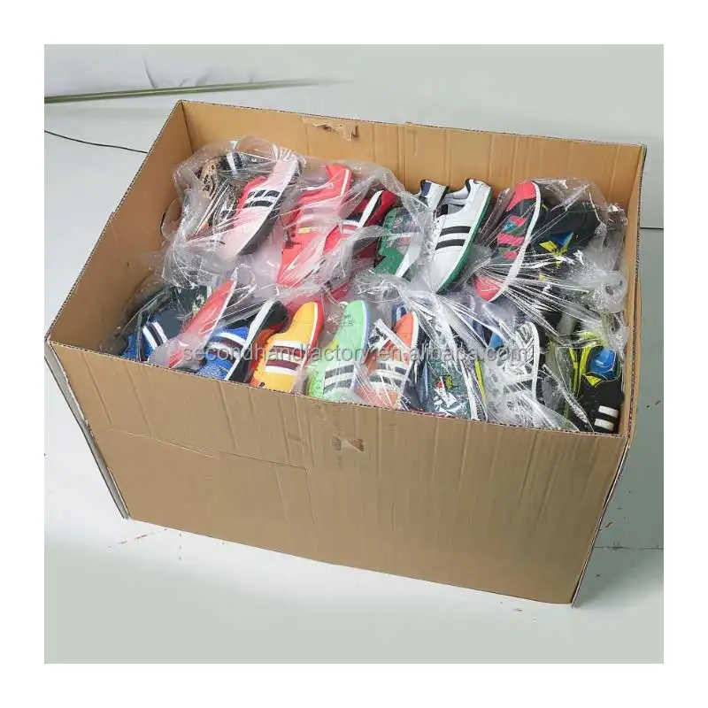 Venta al por mayor de alta calidad de la mezcla de zapatos de segunda mano original usado al por mayor zapatos usados en fardos de fútbol zapatos de fútbol usados
