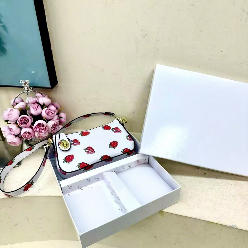 สตรอเบอร์รี่ขาว