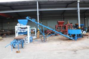 QT4-23A Semi <strong>Automatic</strong> Brick Paver Making <strong>Machine</strong> Brick Moulding <strong>Machines</strong> <strong>Block</strong> Making <strong>Machine</strong> <strong>Automatic</strong> for Sale - Product Image 4