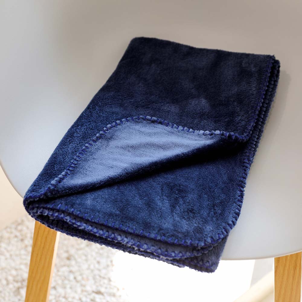 Azul oscuro