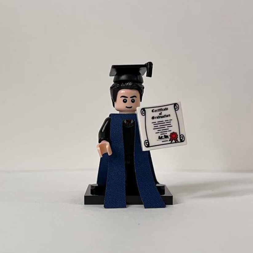 Toga de graduación negra número 404+08