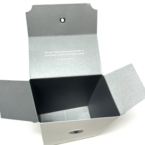 Benutzer definierte kostenlose Muster größe weißen Karton Papier Verpackungs umschlag mit Logo-Knopf und Schnur verschluss - Product Image 6