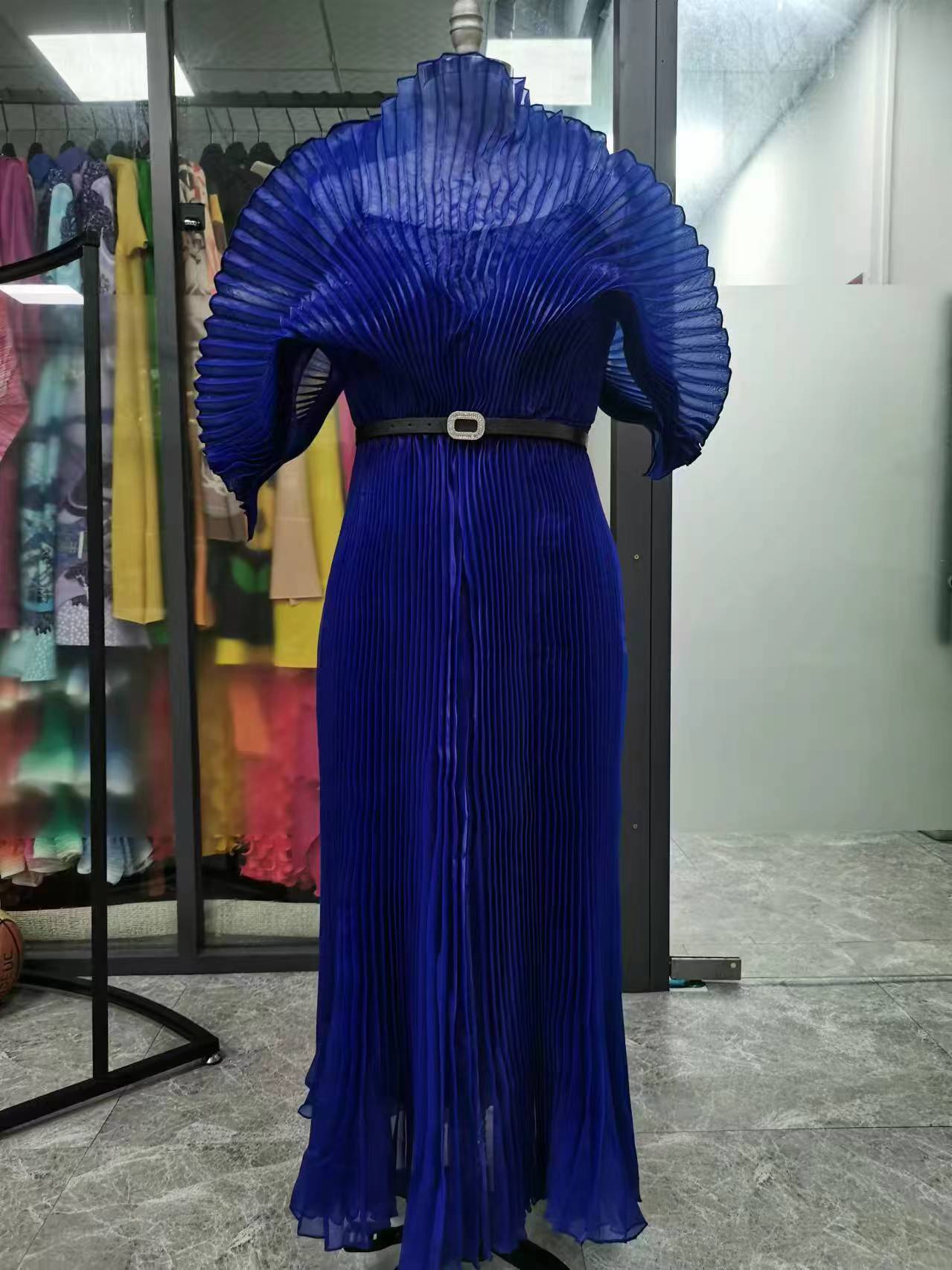Azul oscuro