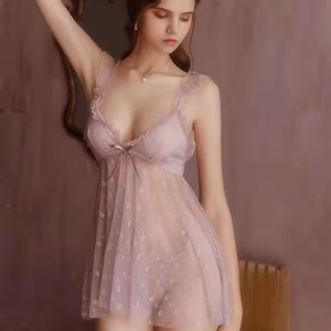 女性のセクシーなサテンメッシュ透明ストラップブラパンティーランジェリーセットレースガーター女性のセクシーな下着