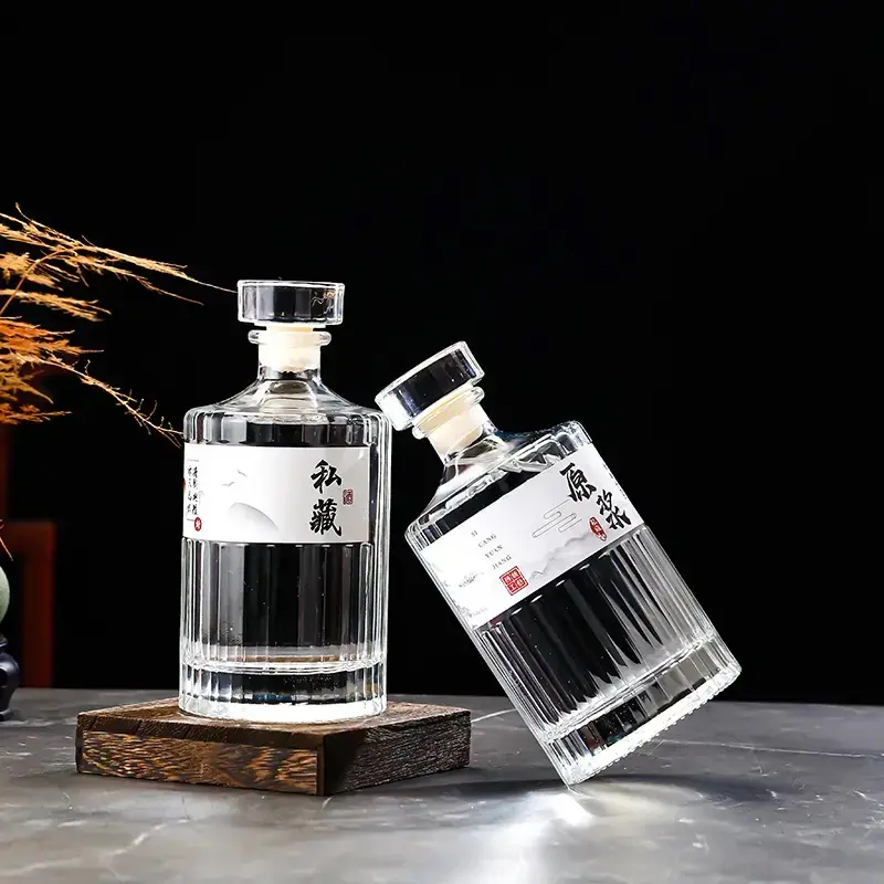 Squisito quadrato trasparente vuoto 100ml 500ml 700ml 750ml whisky rum brandy XO bottiglia di vetro spirito con sughero a spirale