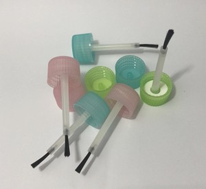 5ml 10ml 15ml 20ml 30ml通常のスクリューキャッププラスチックPPブラシカバーエッセンシャルオイルボトルマニキュアボトル蓋接着剤ブラシカバー - Product Image 6