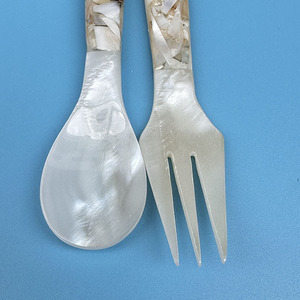 贝壳勺子和叉子，带亚克力手柄餐具套装，用于茶咖啡和水果，日常使用优雅设计 - Product Image 3