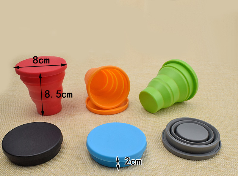Gobelet à eau pliable avec couvercle