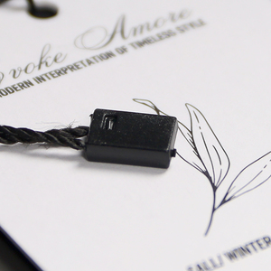 Tùy Chỉnh Sang Trọng Đu Giấy Treo <span class=keywords><strong>Tag</strong></span> Thân Thiện Với Môi Treo Nhãn Debossed Logo Chết Cắt Dập Nóng Kỹ Thuật Cho Hàng May Mặc - Product Image 6