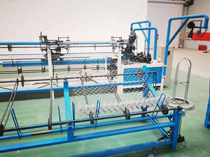 Máquina ciclónica completamente automática para hacer malla galvanizada, máquina para hacer red de hierro, máquina para cercas de alambre - Product Image 4